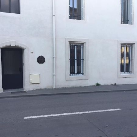 Appartement La Pomme D'Or L'Isle-sur-la-Sorgue Bagian luar foto