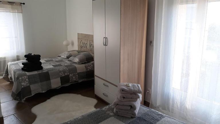 Appartement La Pomme D'Or L'Isle-sur-la-Sorgue Bagian luar foto