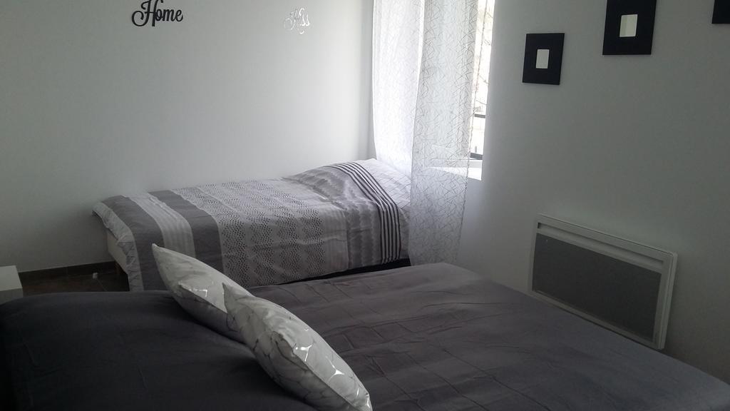 Appartement La Pomme D'Or L'Isle-sur-la-Sorgue Bagian luar foto