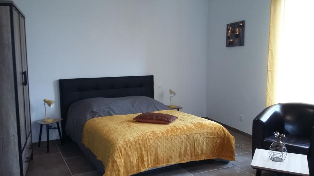 Appartement La Pomme D'Or L'Isle-sur-la-Sorgue Bagian luar foto