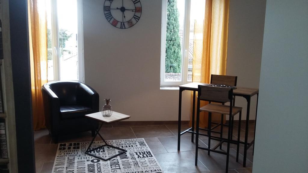 Appartement La Pomme D'Or L'Isle-sur-la-Sorgue Bagian luar foto